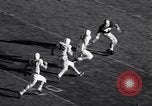 Standbild Oklahoma gegen Notre Dame Football Spiel 1956 South Bend Indiana USA, 1956, aus Sekunde 61 historischem Filmmaterial Videoclip 65675036654