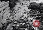 Standbild Student rally Unterstützung der ungarischen Revolution Rom Italien, 1956, aus Sekunde 9 historischem Filmmaterial Videoclip 65675036658