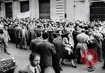 Standbild Student rally Unterstützung der ungarischen Revolution Rom Italien, 1956, aus Sekunde 15 historischem Filmmaterial Videoclip 65675036658