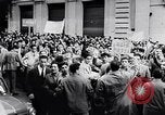 Standbild Student rally Unterstützung der ungarischen Revolution Rom Italien, 1956, aus Sekunde 25 historischem Filmmaterial Videoclip 65675036658