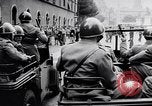 Standbild Student rally Unterstützung der ungarischen Revolution Rom Italien, 1956, aus Sekunde 28 historischem Filmmaterial Videoclip 65675036658