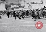 Standbild Student rally Unterstützung der ungarischen Revolution Rom Italien, 1956, aus Sekunde 35 historischem Filmmaterial Videoclip 65675036658