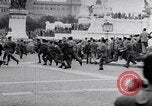 Standbild Student rally Unterstützung der ungarischen Revolution Rom Italien, 1956, aus Sekunde 37 historischem Filmmaterial Videoclip 65675036658