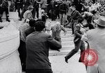 Standbild Student rally Unterstützung der ungarischen Revolution Rom Italien, 1956, aus Sekunde 43 historischem Filmmaterial Videoclip 65675036658