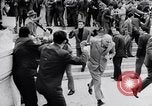Standbild Student rally Unterstützung der ungarischen Revolution Rom Italien, 1956, aus Sekunde 44 historischem Filmmaterial Videoclip 65675036658
