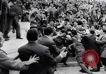 Standbild Student rally Unterstützung der ungarischen Revolution Rom Italien, 1956, aus Sekunde 48 historischem Filmmaterial Videoclip 65675036658