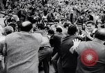 Standbild Student rally Unterstützung der ungarischen Revolution Rom Italien, 1956, aus Sekunde 51 historischem Filmmaterial Videoclip 65675036658