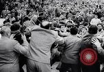 Standbild Student rally Unterstützung der ungarischen Revolution Rom Italien, 1956, aus Sekunde 52 historischem Filmmaterial Videoclip 65675036658