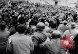 Standbild Student rally Unterstützung der ungarischen Revolution Rom Italien, 1956, aus Sekunde 56 historischem Filmmaterial Videoclip 65675036658