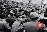 Standbild Student rally Unterstützung der ungarischen Revolution Rom Italien, 1956, aus Sekunde 57 historischem Filmmaterial Videoclip 65675036658