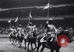 Immagine di 68a Mostra Nazionale del Cavallo New York City USA, 1956, secondo 54 filmato di repertorio 65675036660