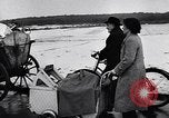 Immagine di I civili migrare Ungheria, 1956, secondo 12 filmato di repertorio 65675036664