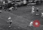 Immagine di Partita di calcio Iowa City Iowa USA, 1956, secondo 10 filmato di repertorio 65675036668