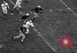 Immagine di Partita di calcio Iowa City Iowa USA, 1956, secondo 23 filmato di repertorio 65675036668