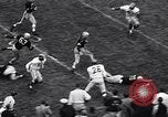 Immagine di Partita di calcio Iowa City Iowa USA, 1956, secondo 26 filmato di repertorio 65675036668