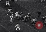 Immagine di Partita di calcio Iowa City Iowa USA, 1956, secondo 43 filmato di repertorio 65675036668