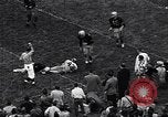 Immagine di Partita di calcio Iowa City Iowa USA, 1956, secondo 49 filmato di repertorio 65675036668