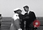 Immagine di Charles Lindbergh a bordo della USS Saratoga CV-3 Oceano Pacifico, 1929, secondo 23 filmato di repertorio 65675036681