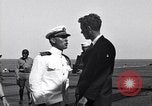 Immagine di Charles Lindbergh a bordo della USS Saratoga CV-3 Oceano Pacifico, 1929, secondo 25 filmato di repertorio 65675036681