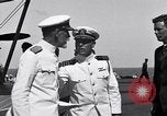 Immagine di Charles Lindbergh a bordo della USS Saratoga CV-3 Oceano Pacifico, 1929, secondo 32 filmato di repertorio 65675036681