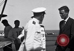 Immagine di Charles Lindbergh a bordo della USS Saratoga CV-3 Oceano Pacifico, 1929, secondo 33 filmato di repertorio 65675036681