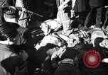 Image cadavre de Mussolini Milan Italie, 1945, de la seconde 53 séquences d'archives historiques vidéo 65675036686