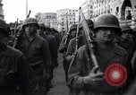 Image les troupes alliées marching Gênes Italie, 1945, de la seconde 18 séquences d'archives historiques vidéo 65675036691