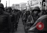 Image les troupes alliées marching Gênes Italie, 1945, de la seconde 22 séquences d'archives historiques vidéo 65675036691