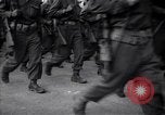 Image les troupes alliées marching Gênes Italie, 1945, de la seconde 26 séquences d'archives historiques vidéo 65675036691