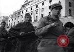 Image les troupes alliées marching Gênes Italie, 1945, de la seconde 52 séquences d'archives historiques vidéo 65675036691