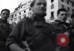 Image les troupes alliées marching Gênes Italie, 1945, de la seconde 60 séquences d'archives historiques vidéo 65675036691