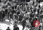 Image les partisans italiens round up plusieurs fonctionnaires fasciste Ivrea Italie, 1945, de la seconde 1 séquences d'archives historiques vidéo 65675036692