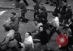 Image les partisans italiens round up plusieurs fonctionnaires fasciste Ivrea Italie, 1945, de la seconde 12 séquences d'archives historiques vidéo 65675036692