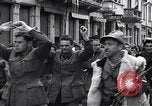 Image les partisans italiens round up plusieurs fonctionnaires fasciste Ivrea Italie, 1945, de la seconde 18 séquences d'archives historiques vidéo 65675036692