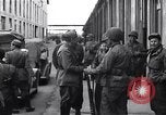 Image les partisans italiens round up plusieurs fonctionnaires fasciste Ivrea Italie, 1945, de la seconde 38 séquences d'archives historiques vidéo 65675036692