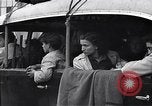 Image les partisans italiens round up plusieurs fonctionnaires fasciste Ivrea Italie, 1945, de la seconde 51 séquences d'archives historiques vidéo 65675036692