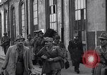 Image les troupes allemandes et italiennes commencer le rapatriement Italie, 1945, de la seconde 24 séquences d'archives historiques vidéo 65675036695