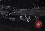 Immagine di Soldati britannici in gondole sul Canal Grande a Venezia Venezia Italia, 1945, secondo 6 filmato di repertorio 65675036696