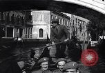 Immagine di Soldati britannici in gondole sul Canal Grande a Venezia Venezia Italia, 1945, secondo 49 filmato di repertorio 65675036696