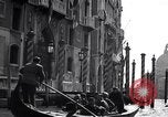Image des soldats britanniques à visiter Venise Venise Italie, 1945, de la seconde 38 séquences d'archives historiques vidéo 65675036697