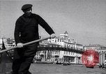Image des soldats britanniques à visiter Venise Venise Italie, 1945, de la seconde 46 séquences d'archives historiques vidéo 65675036697