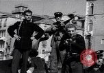 Image des soldats britanniques à visiter Venise Venise Italie, 1945, de la seconde 57 séquences d'archives historiques vidéo 65675036697
