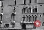 Image des soldats britanniques à visiter Venise Venise Italie, 1945, de la seconde 60 séquences d'archives historiques vidéo 65675036697