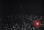 Immagine di V-E Day celebrazione a Londra Piccadilly Londra Inghilterra Regno Unito, 1945, secondo 32 filmato di repertorio 65675036698