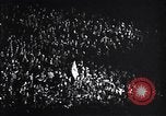Immagine di V-E Day celebrazione a Londra Piccadilly Londra Inghilterra Regno Unito, 1945, secondo 37 filmato di repertorio 65675036698