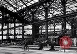 Image endommagé railroad station Munich Allemagne, 1945, de la seconde 12 séquences d'archives historiques vidéo 65675036699