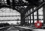 Image endommagé railroad station Munich Allemagne, 1945, de la seconde 22 séquences d'archives historiques vidéo 65675036699