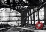 Image endommagé railroad station Munich Allemagne, 1945, de la seconde 23 séquences d'archives historiques vidéo 65675036699