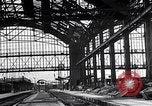 Image endommagé railroad station Munich Allemagne, 1945, de la seconde 27 séquences d'archives historiques vidéo 65675036699