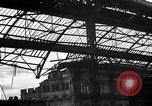 Image endommagé railroad station Munich Allemagne, 1945, de la seconde 29 séquences d'archives historiques vidéo 65675036699
